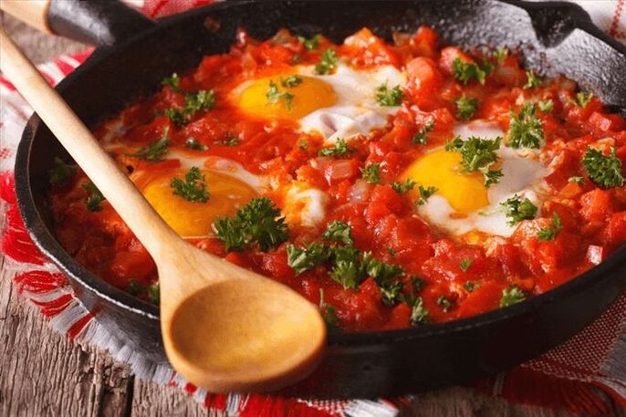 roerei met tomaten en paprika