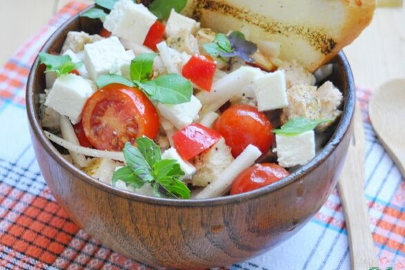 Graansalade met basmatirijst voor wie wil afvallen met een mediterraan dieet
